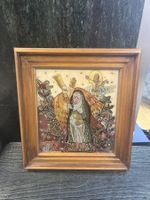 PEINTURE ET DORURE SOUS VERRE SIGNÉE