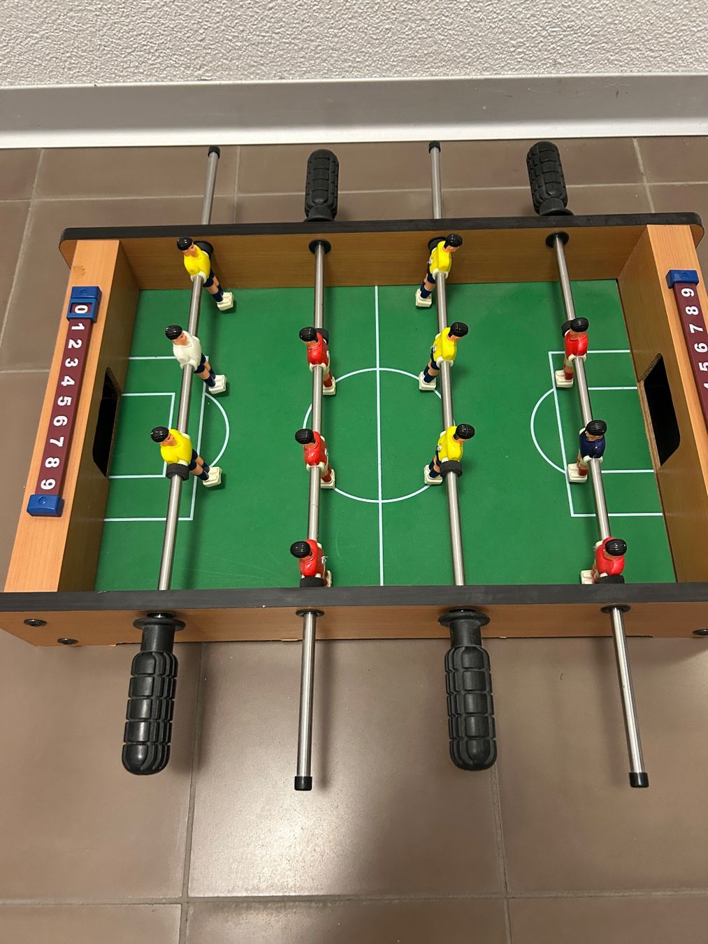Jouets: Tischfussball - / Töggelikasten – D'occasion à Münchenstein par Pasdra