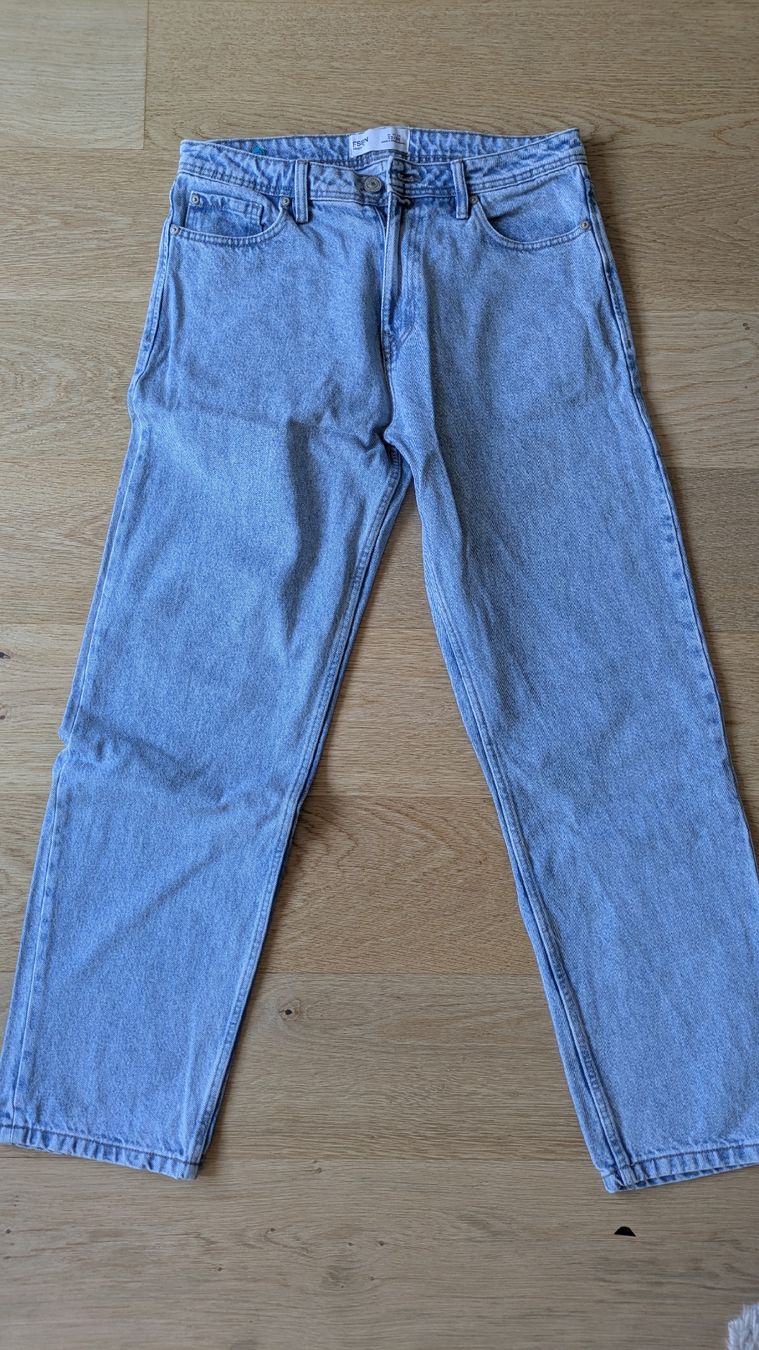 Jeans: Jeans hellblau Grösse 33/32  – Gebraucht aus Ettingen von Gerbera99