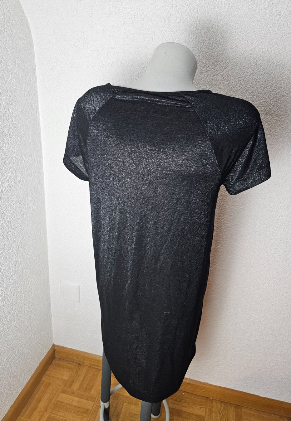 H&M Vestiti: schwarzes Kleid glänzend - super Chic Gr. S H&M – Usato da Füllinsdorf venduto da Sunnebliemli7 1