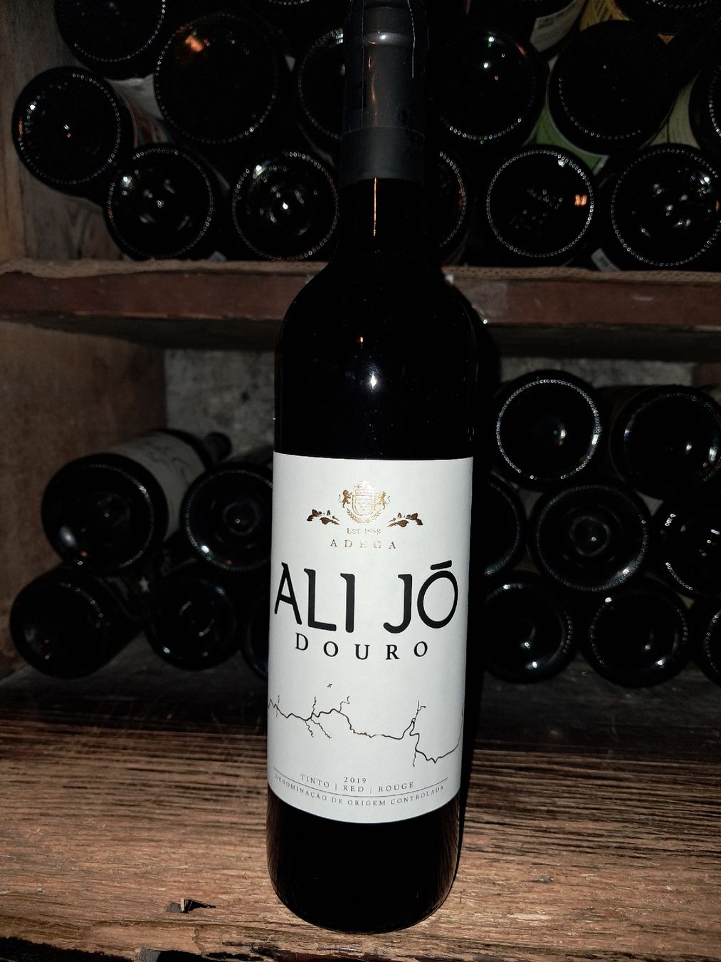 Vino: Adega Ali Jó Douro Tinto 2019 – Nuovo e nell'imballaggio originale da Le locle venduto da juliensaran
