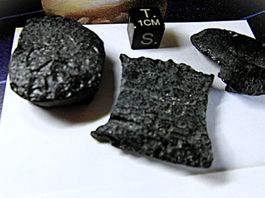 3 Tektite / Indochinite  /  ( Meteorit ) Trio mit 27,7 g