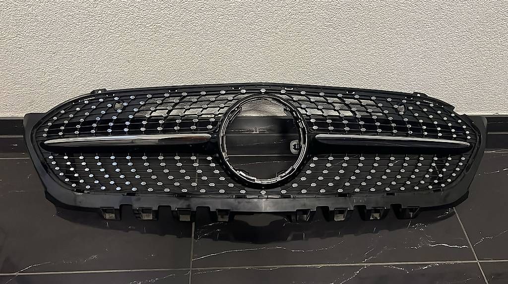 Alle Autoersatzteile: Original Mercedes Kühlergrill – Gebraucht aus Hüswil von inf_r9zj