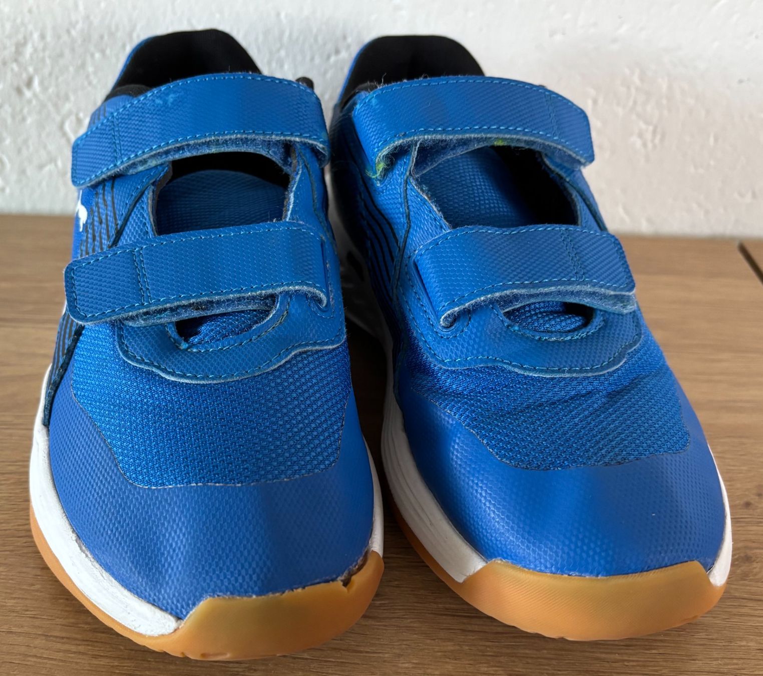 Schuhe für Jungen: Turnschuhe Grösse 36 – Gebraucht aus Zürich von IlkaK