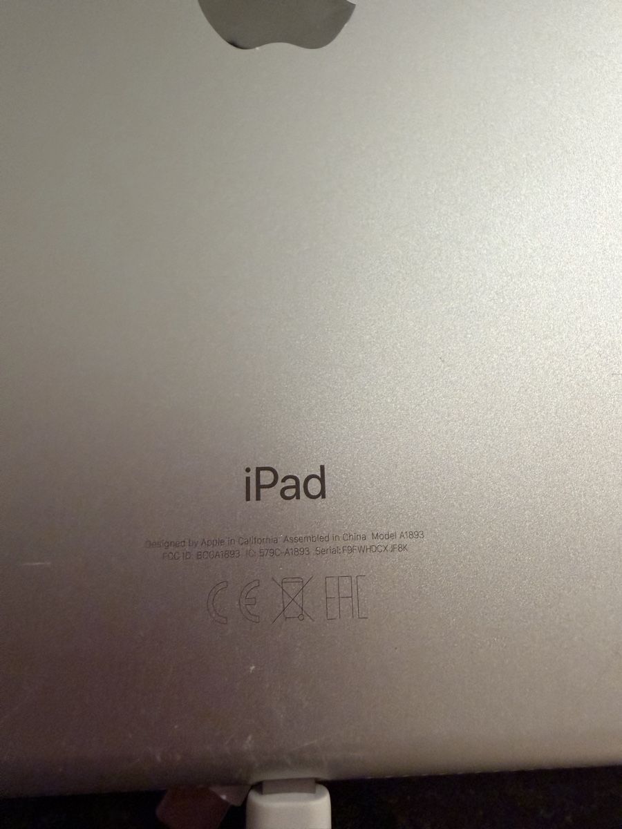 Apple Tablet PC: Apple iPad Tablet weiss gebrauchter Zustand – Gebraucht aus Meilen von shiftgirl 1