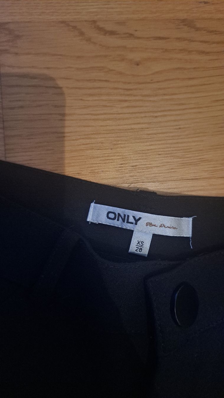 Only Pantaloni: Damen Hose von ONLY – Usato da Seengen venduto da ja6_65wp 3