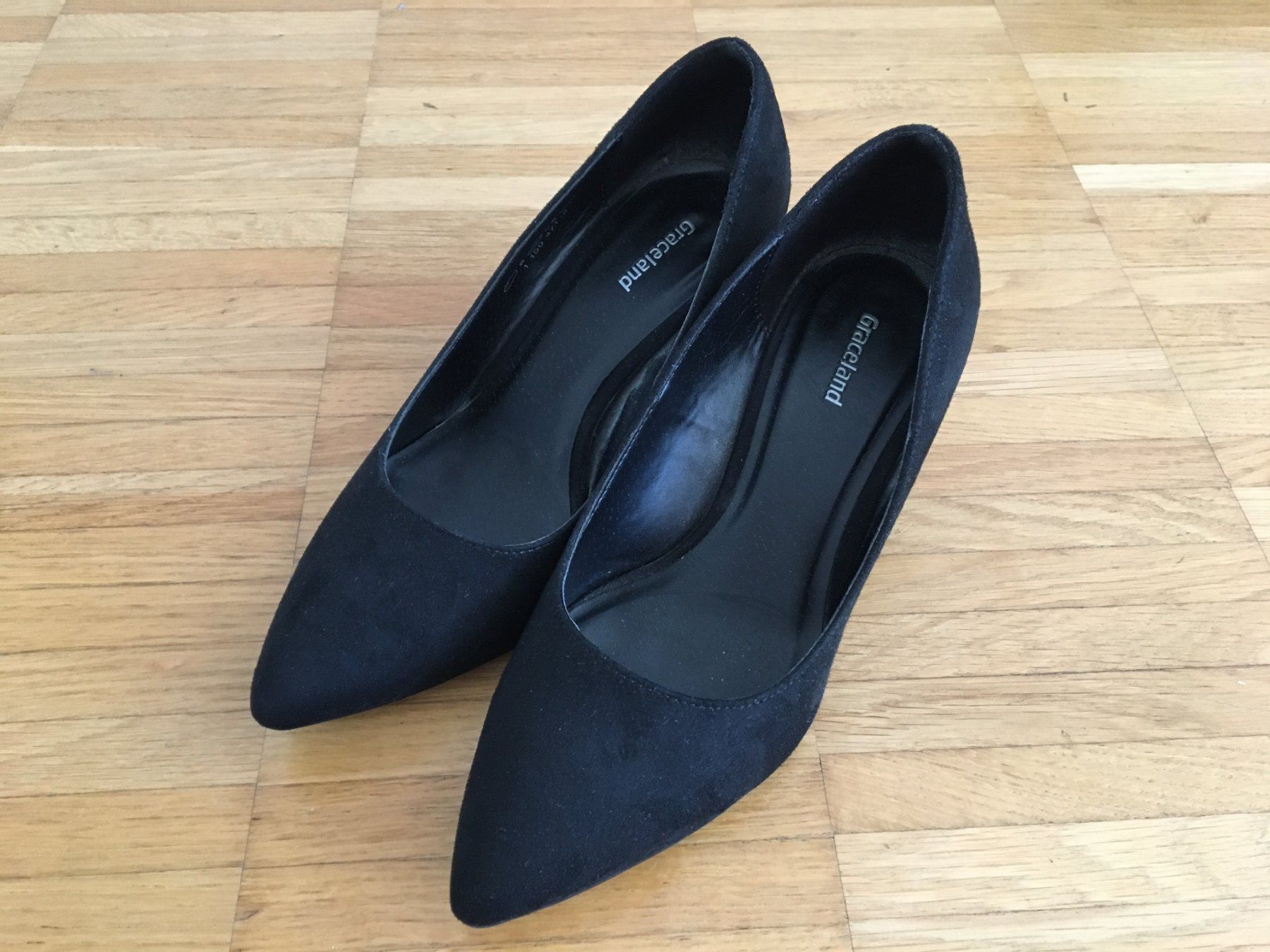 Damenschuhe: Klassische Pumps, Gr. 36 - Neuwertig – Gebraucht aus Basel von Nofretete39 2