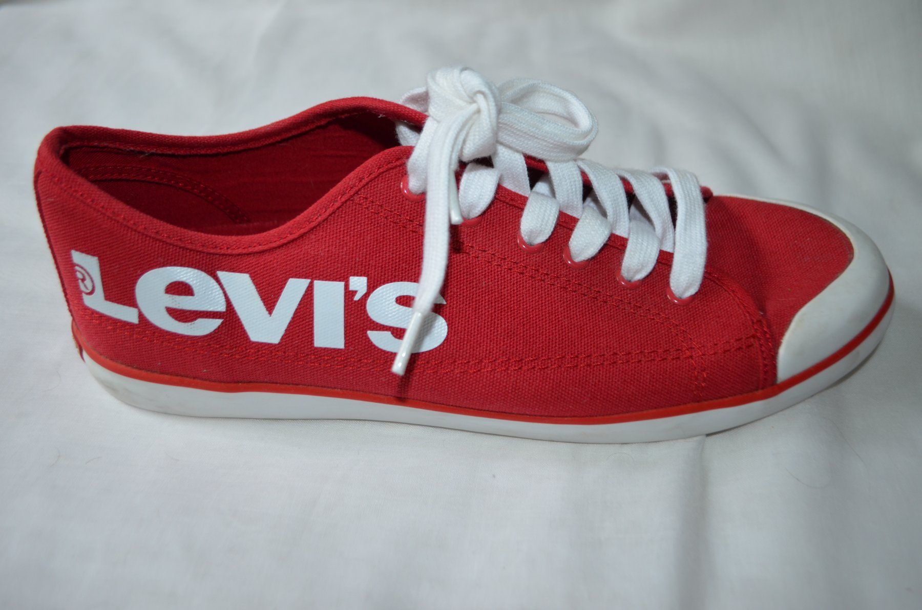 Levi's Scarpe da uomo: Levi's Herren Sneakers, ROT, Grösse 44 – Usato da Zürich venduto da Gustavo_Bianco 1