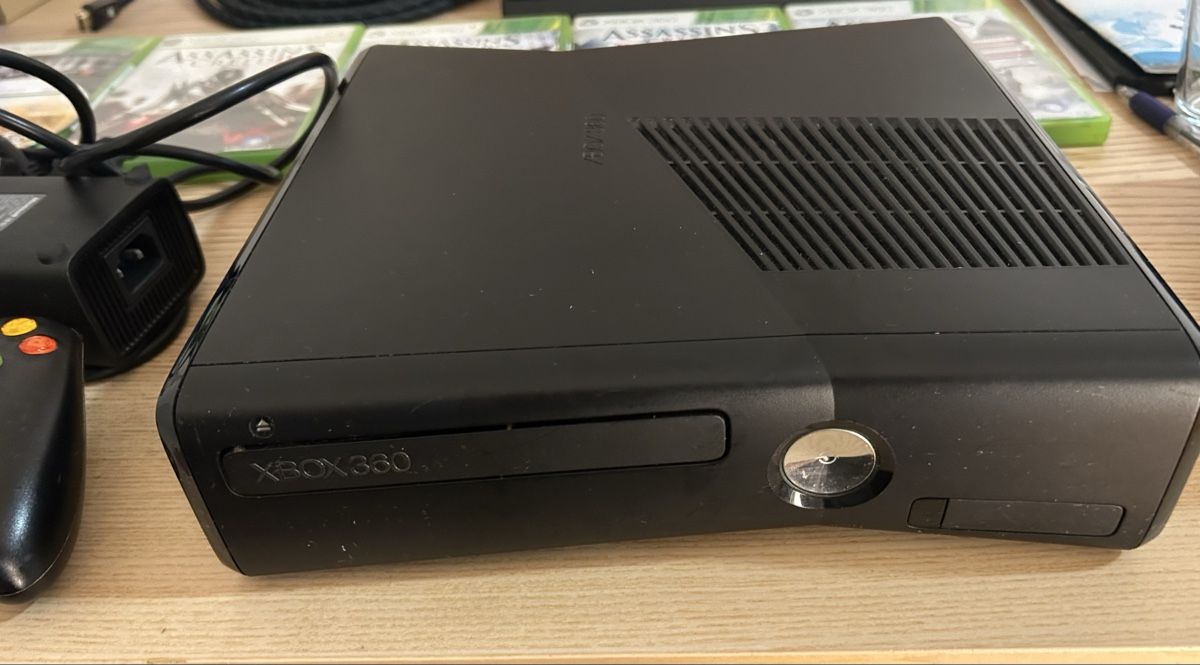 Microsoft Console: XBOX 360 + Controller + Spiele – Usato da Zürich venduto da pat_tmx7 1