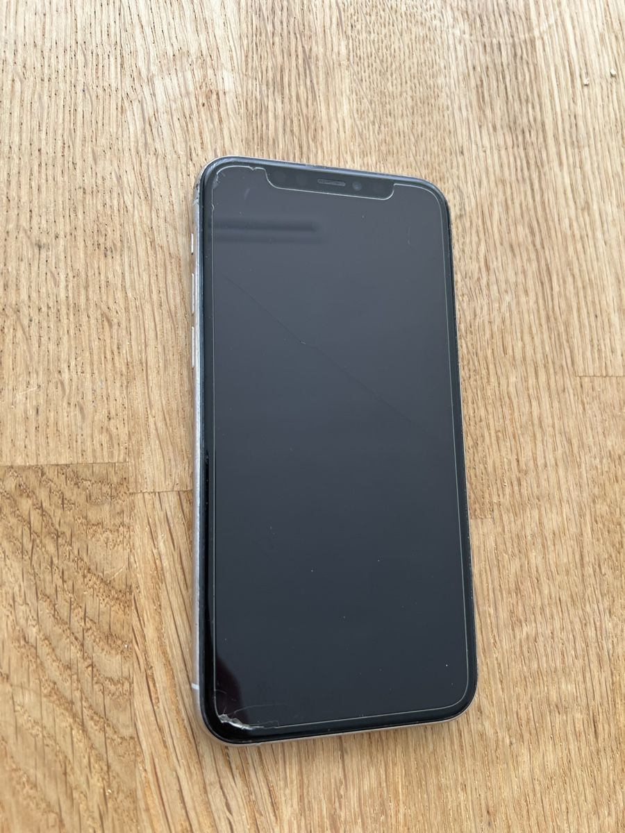Apple Telefoni cellulari / Smartphones: iPhone 11 Pro - guter Zustand  – Usato da Zürich venduto da c.n.weiss 1