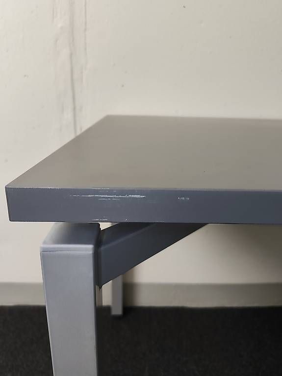 Tavoli: Stabiler Tisch fast wie neu – Usato da Lachen SZ venduto da Kamelfluesterer 1