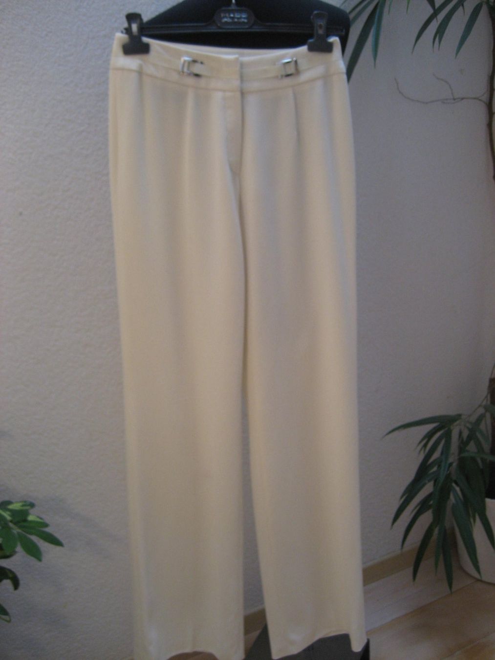 Pantaloni: Pantalon Tuzzi taille 36, neuf – Nuovo e nell'imballaggio originale da Delémont venduto da marryb