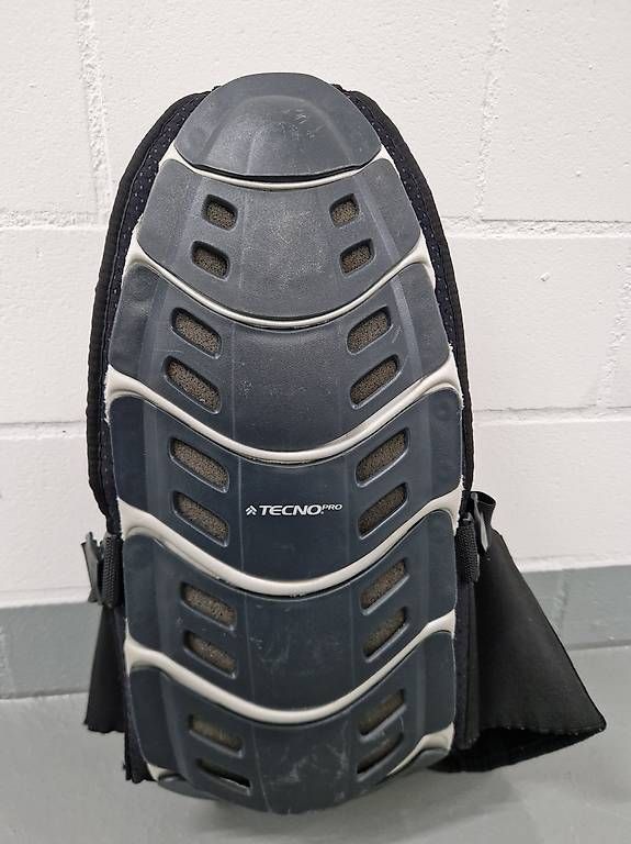 Schutz & Schoner: Snowboard-Rückenpanzer TecnoPro – Gebraucht aus Speicherschwendi von Calyras