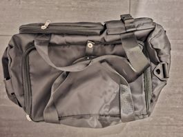 Schwarze Reisetasche/Sporttasche - viel Stauraum!