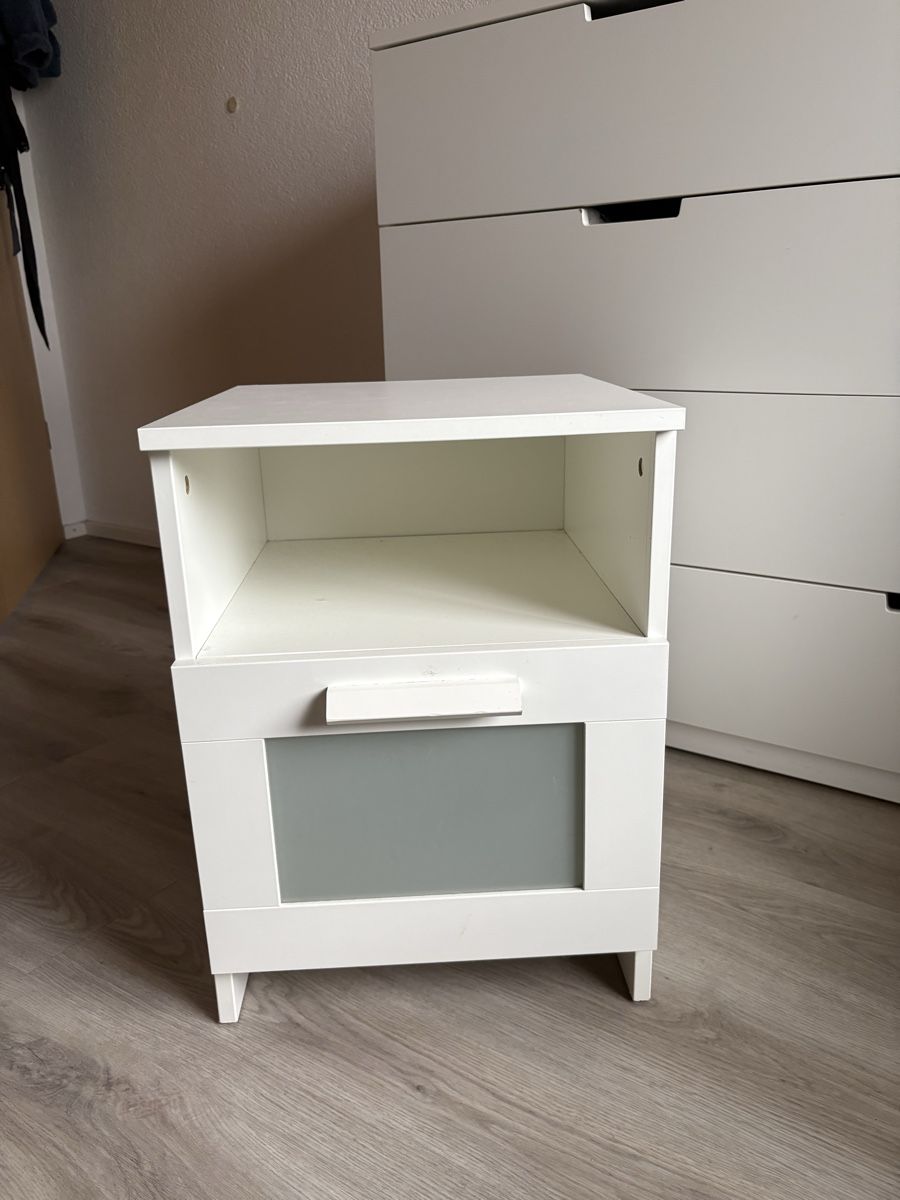 Ikea Comodini: IKEA Brimnes Nachttisch – Usato da Lengnau AG venduto da molamola7 1
