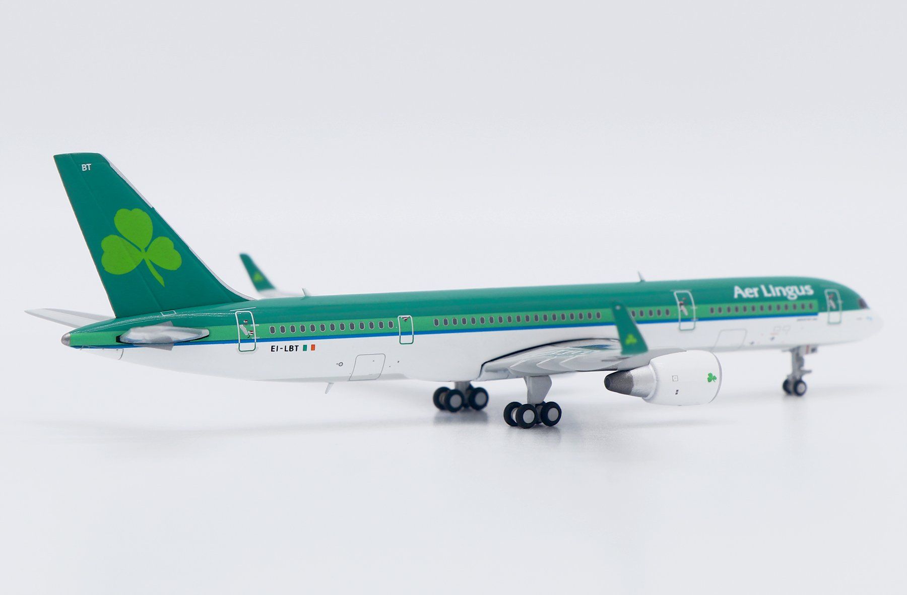 Boeing Kit di modellismo & Modellini statici: B757-200 AER LINGUS – Nuovo e nell'imballaggio originale da Morges venduto da iljamuromez 3
