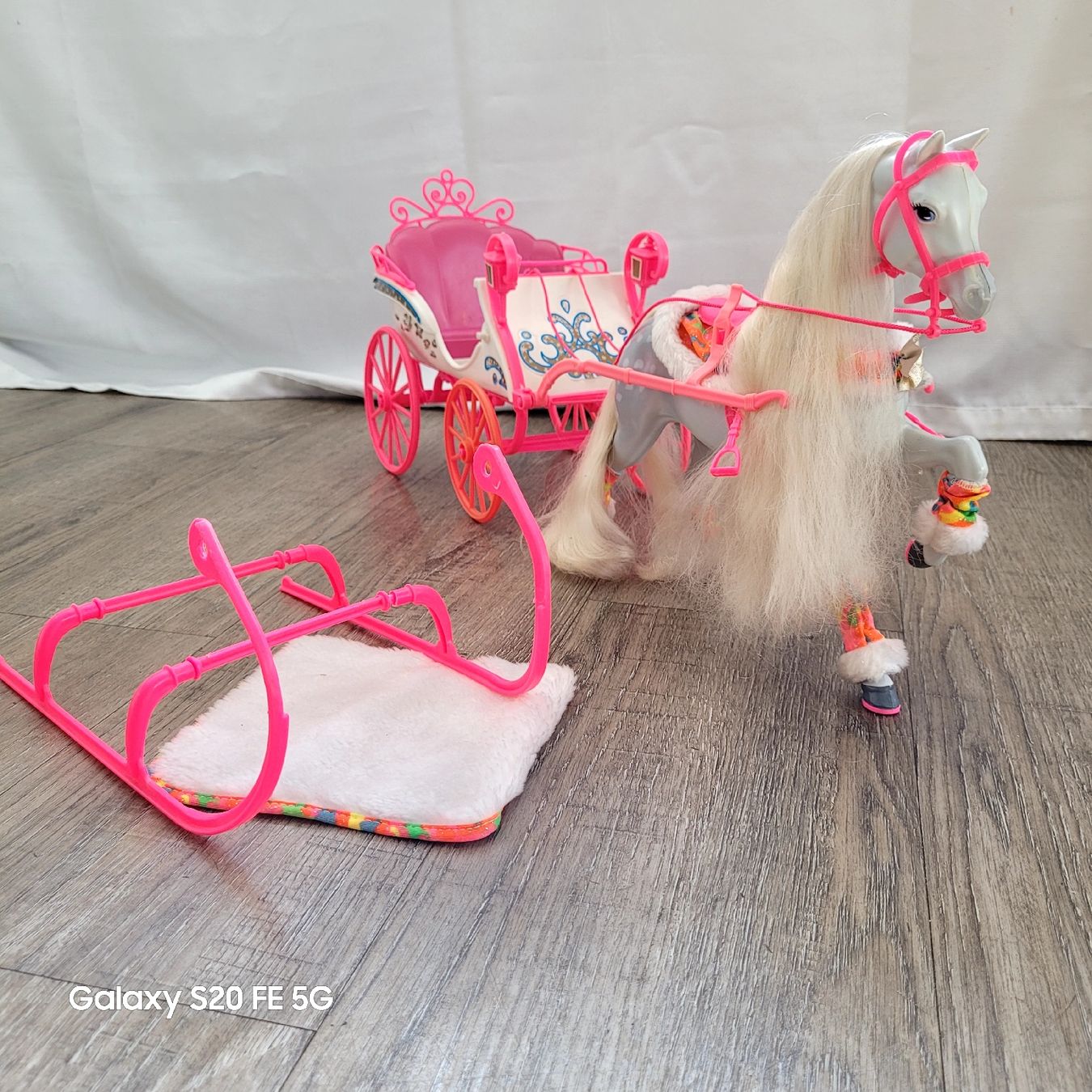 Jouets: Barbie Pferd Blizzard mit Kutsche/Schlitten – D'occasion à Niederbuchsiten par klengyel 7