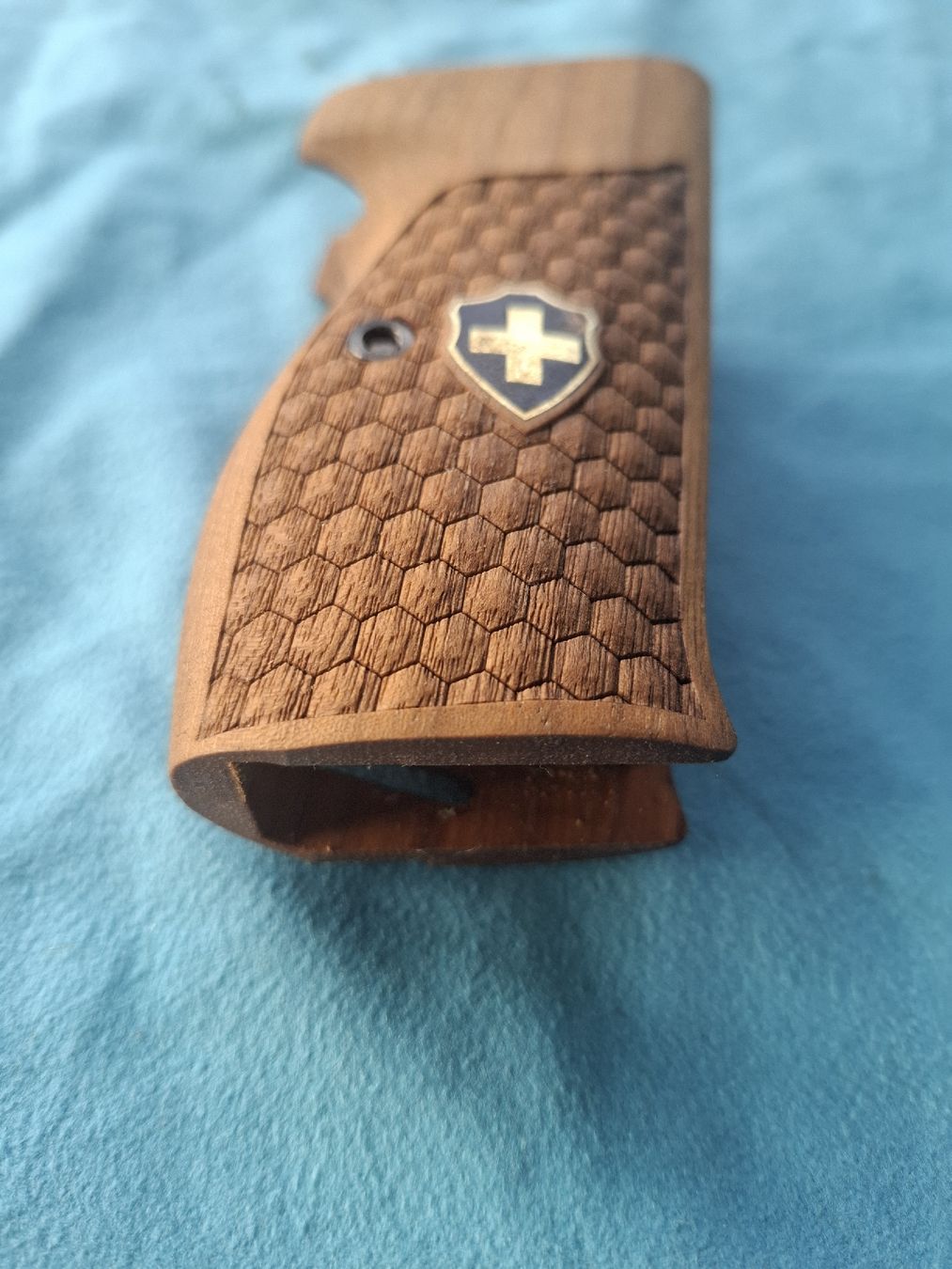 Articoli in legno: Nussbaum Griffschalen für die Sig P210 – Nuovo (secondo la descrizione) da Rothrist venduto da griffe 2