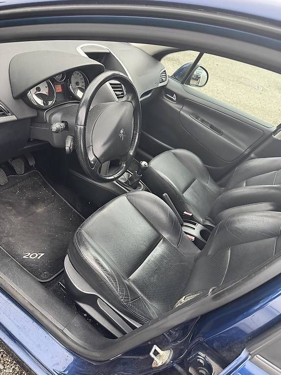 Peugeot Automobili: Auto zu verkaufen – Usato da Dübendorf venduto da cat_2x5y 2