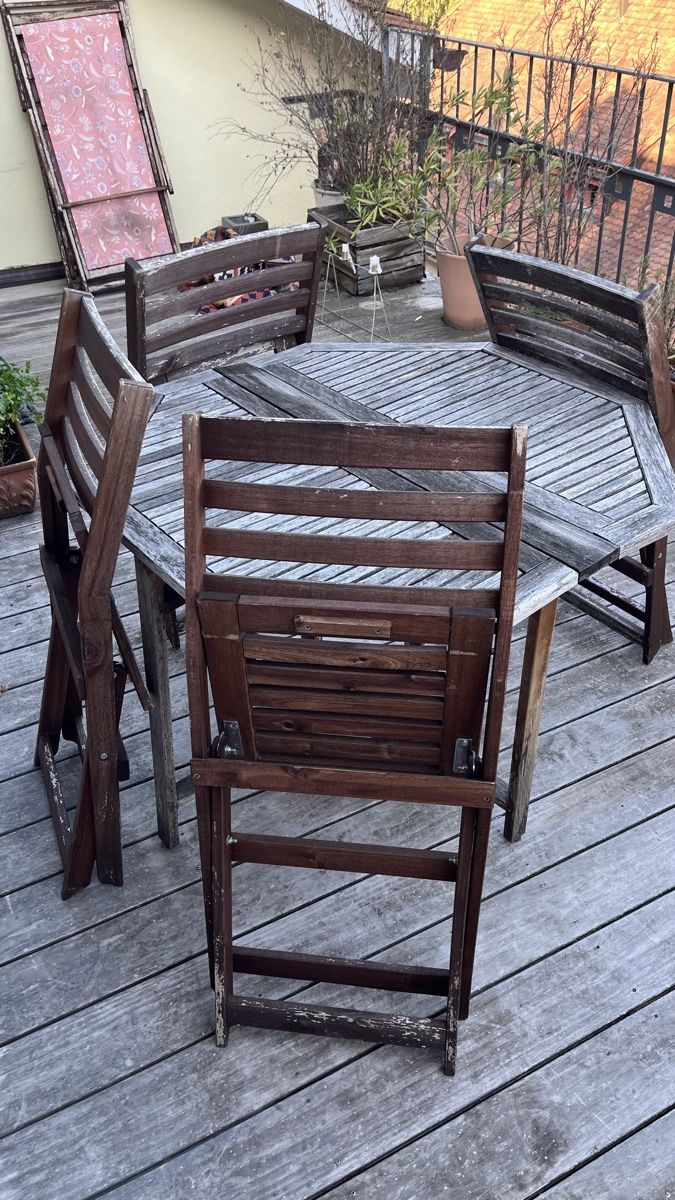 Tables: Gartentisch mit Stühlen FREE – D'occasion à Zürich par zri_9mym 2
