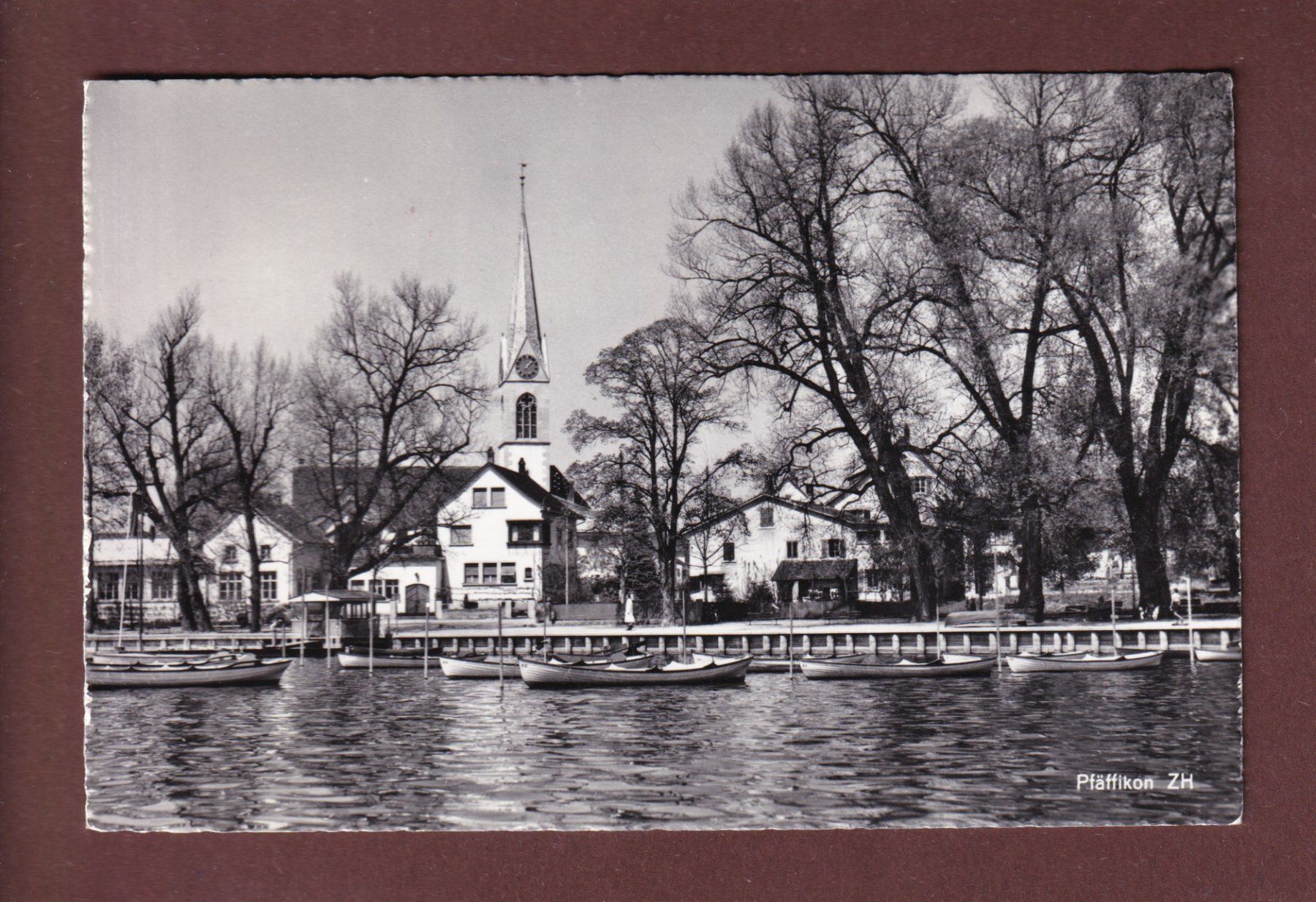Cartoline postali: PFÄFFIKON - Teil mit Kirche - 1962 – Usato da Pully venduto da nicecards-shop