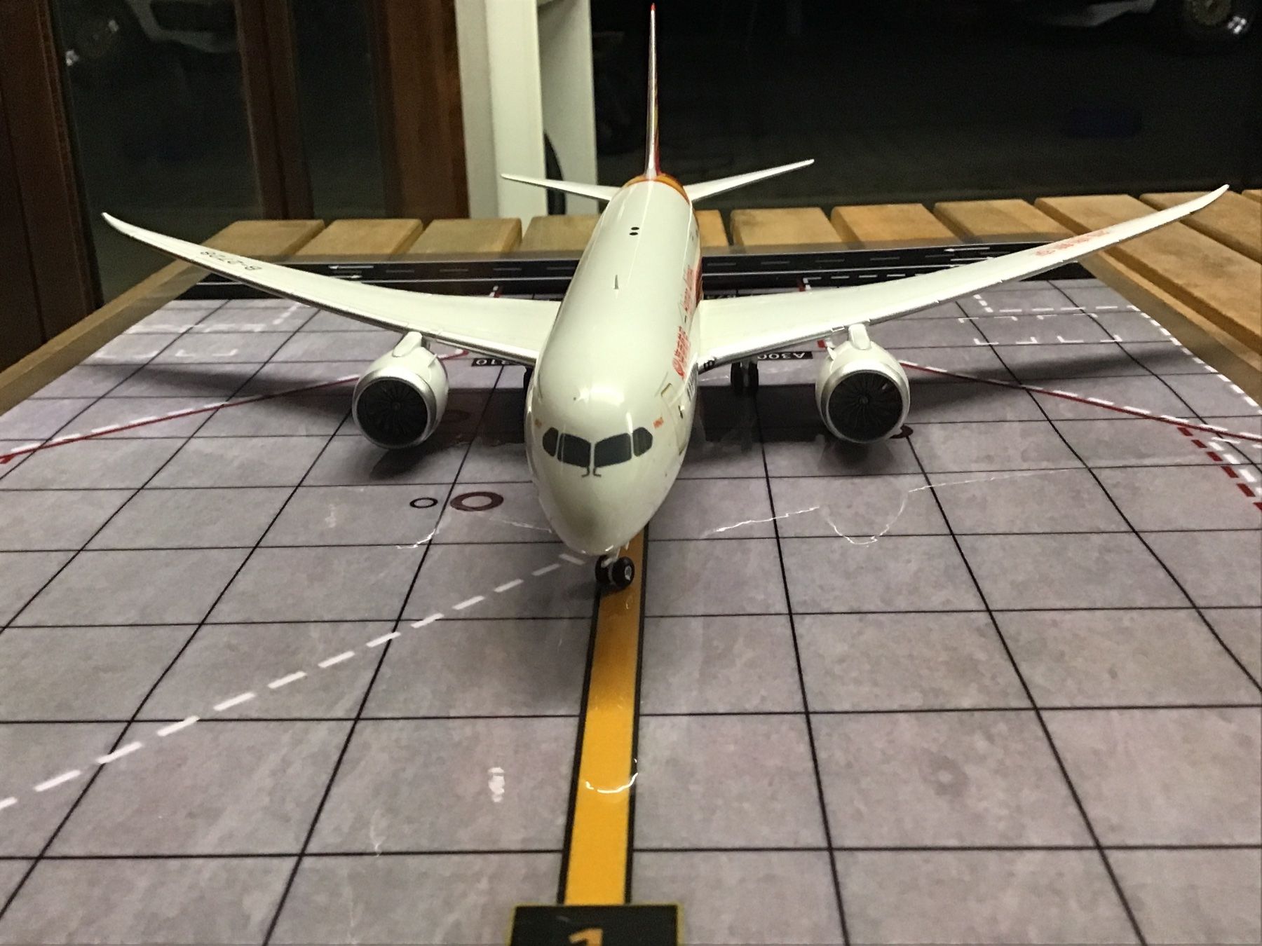 Boeing Modellbausätze & Standmodelle: BOEING 787-8  1:200  REGISTRATION : B -2728 – Gebraucht aus Männedorf von Modell-Spezialisten 2