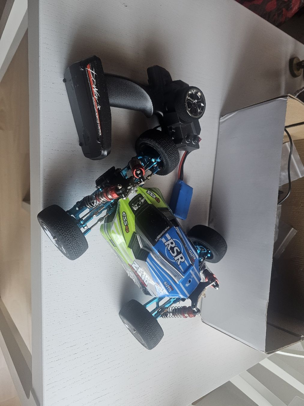 RC Modellbau: Fernbedientes Auto – Gebraucht aus Winterthur von kam_6scr