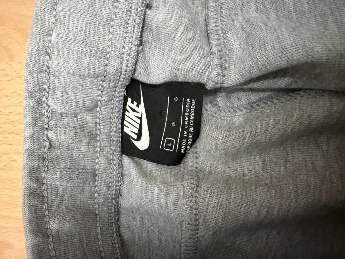 Nike Pantalons: Nike Tech Fleece Jogginghose – D'occasion à Bad Ragaz par Nikis_Markt 4