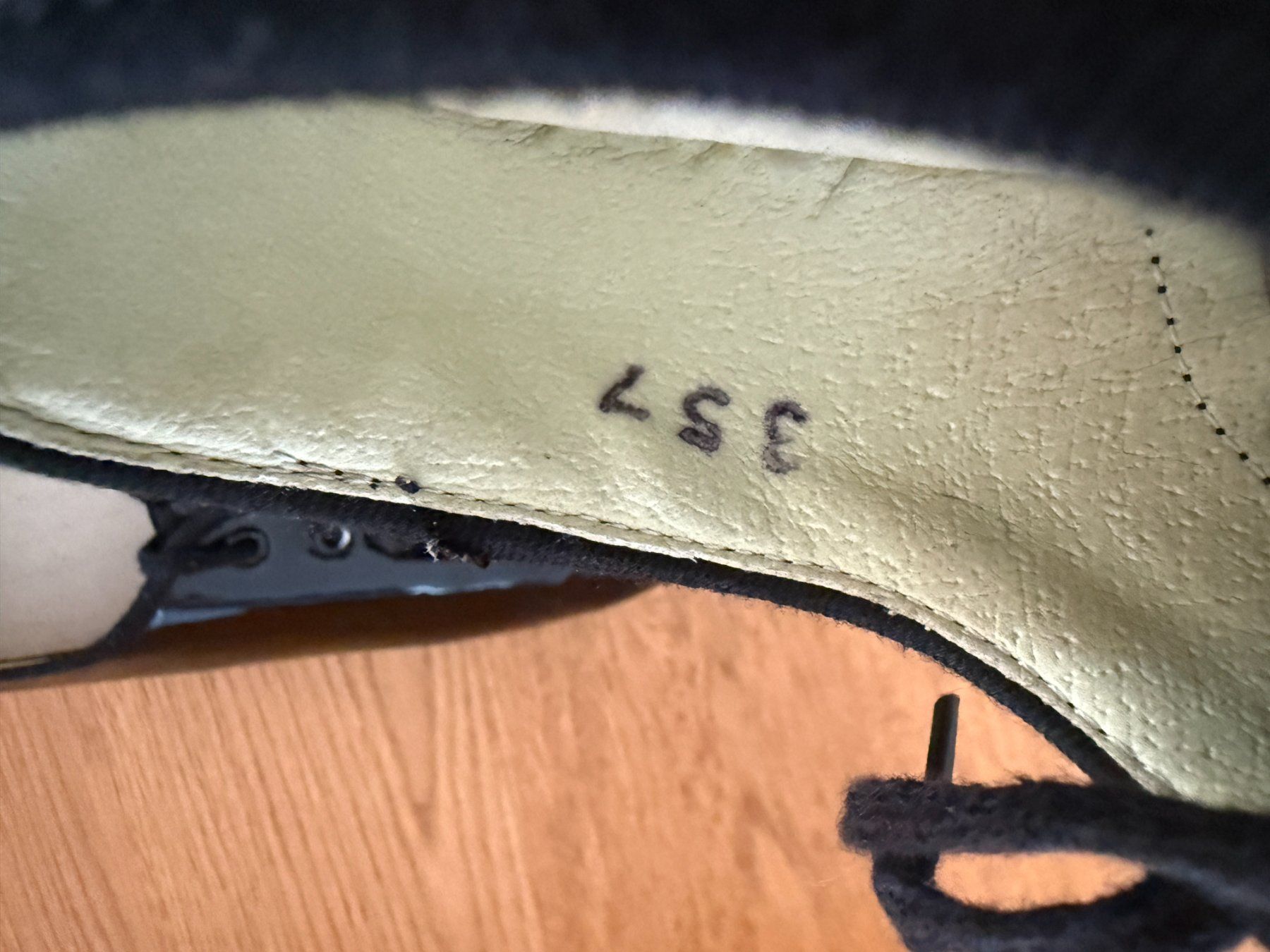 Scarpe da donna: Chaussures de claquettes Tong Da – Usato da Founex venduto da MaevaMatahi 2