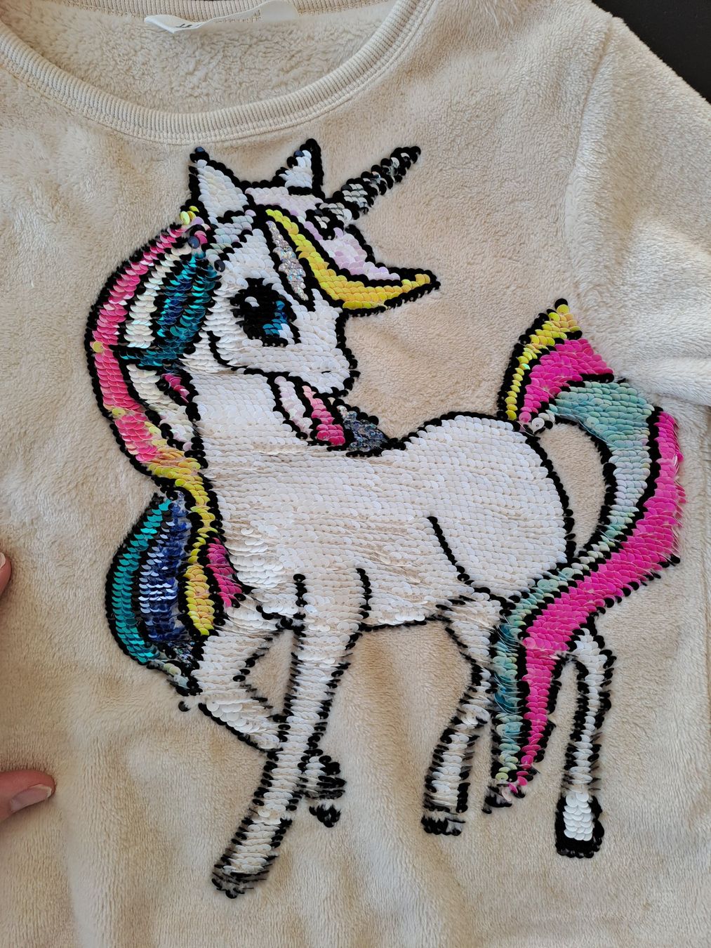 H&M Maglioni & Felpe: H&M Einhornpullover mit Wendepailletten 110/116 gebraucht – Usato da Glashütten venduto da Schwebefisch 5