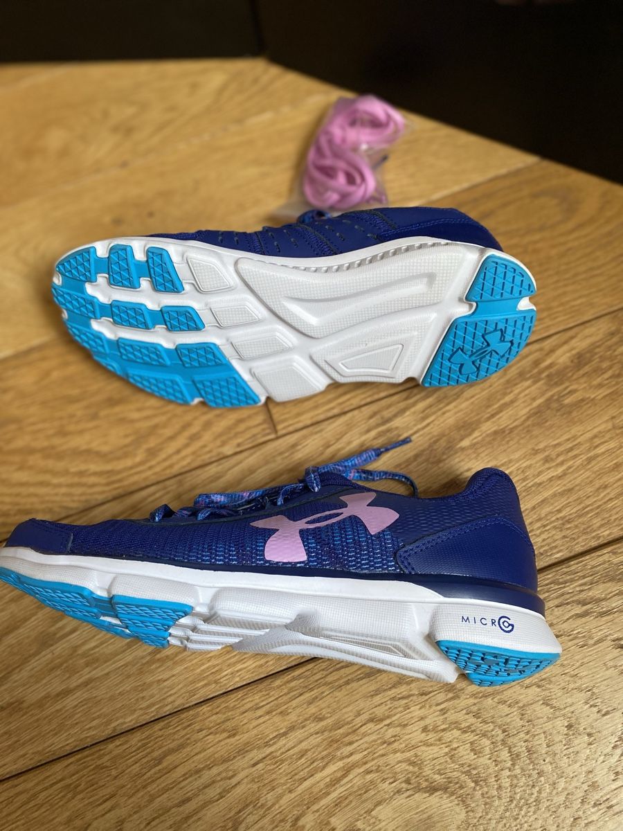 Under Armour Damenschuhe: Sneakers neufs Under Armour p. 37,5 – Neu und originalverpackt aus Broc von ffribourg 2