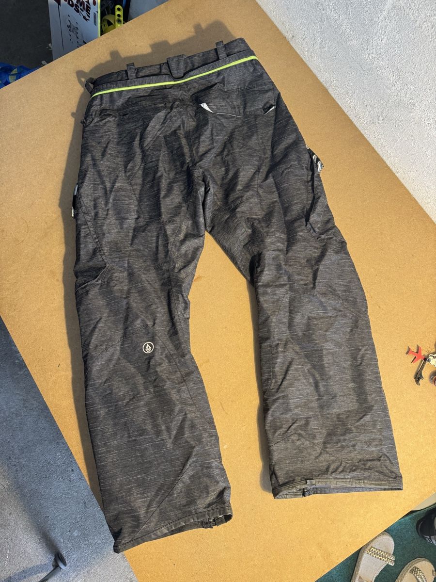 Volcom Hosen: Volcom Ergo Snowboard Hose – Gebraucht aus Zürich von mat_rw96 2