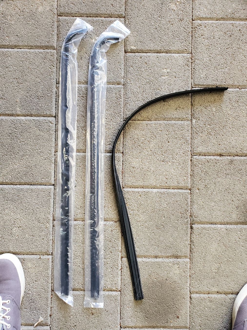 Finestre: Kompleter Seitenfenster Dichtsatz VW T3 Vorne L oder R – Nuovo (secondo la descrizione) da Lüterkofen venduto da Br0ckenstubeWalter