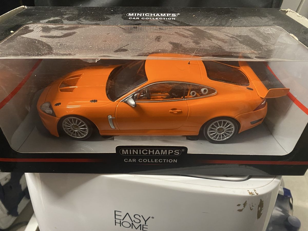 Jaguar Modellini d'auto: Model Auto 1:18 Jaguar Neu – Usato da Bischofszell venduto da Diamond1
