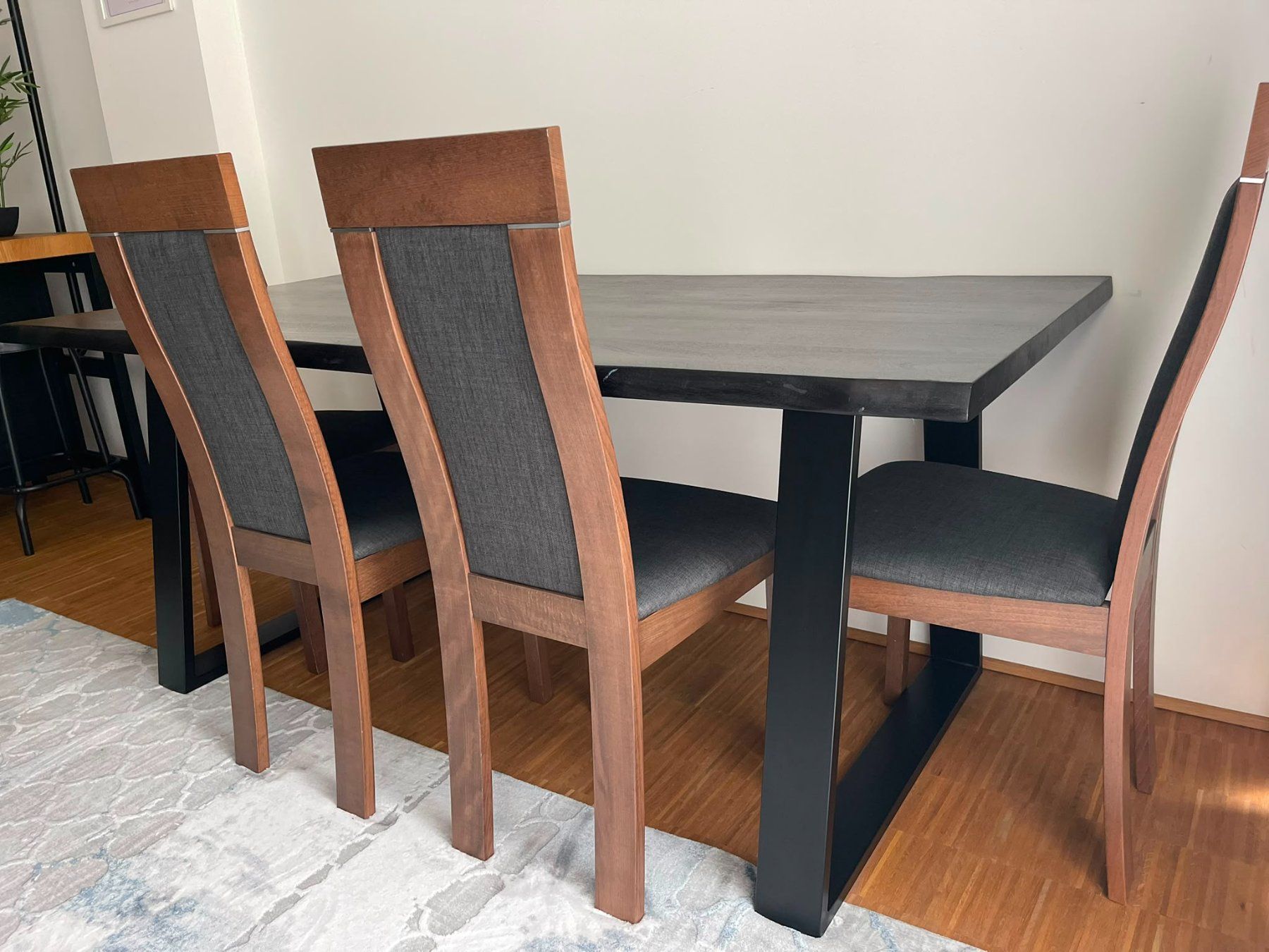 Sedie: Elegante Set aus Esszimmerstühlen – Usato da Zürich venduto da sve_9qpc
