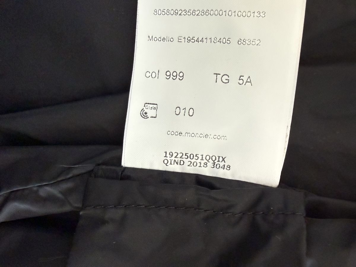 Moncler Jacken: Moncler Regenjacke, 5Y – Gebraucht aus Hofstetten SO von Katharina_Nina_Nina 3