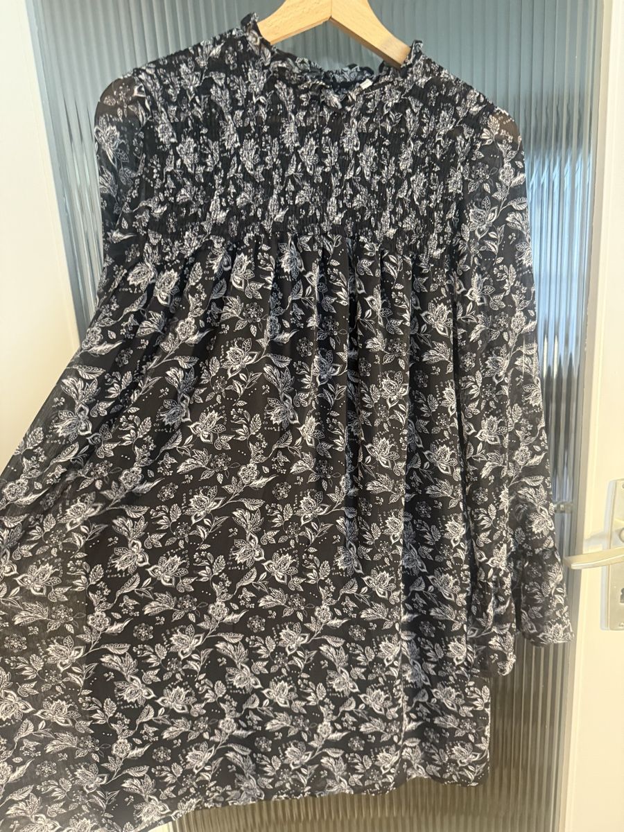Stradivarius Vestiti: Robe d'automne Stradivarius noire à fleurs – Usato da Monthey venduto da iri_9pt5 1