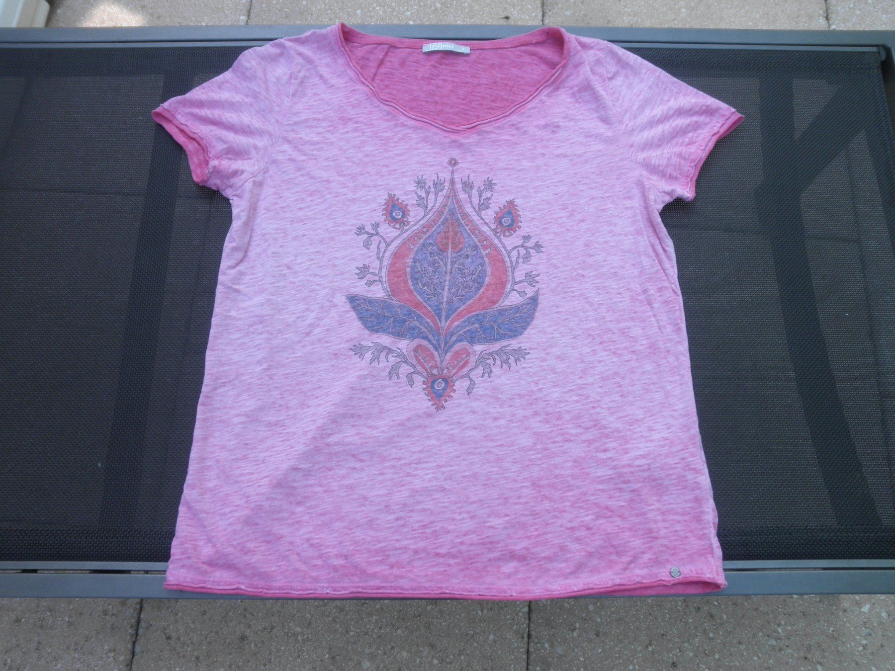 Nile T-shirt: T-Shirt Nile Pink – Usato da Buttwil venduto da Engelhaar