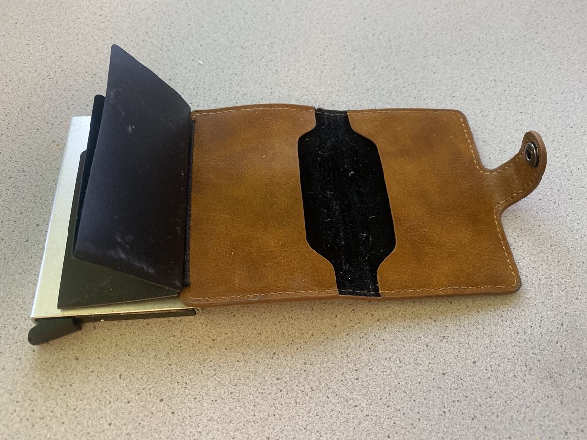 Portafogli: Card Wallet Kreditkarten Etui Braun – Usato da Zürich venduto da jan915 1
