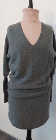 Comtoir des Contonniers grauer Strickpulloverkleid mit V-Aus