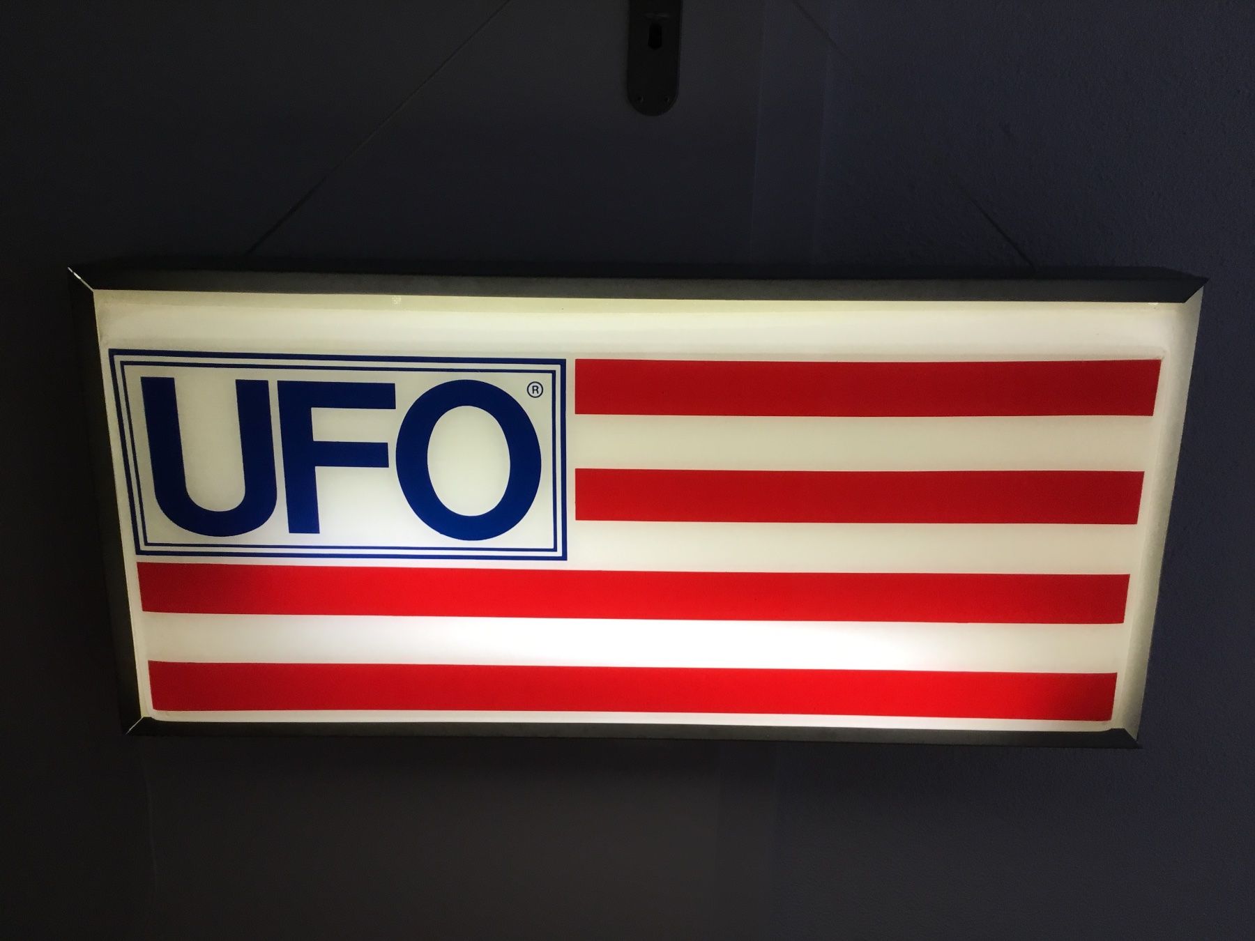 Tutte le decorazioni: Leuchtreklame UFO – Usato da St. Niklausen LU venduto da val_y8jm 3