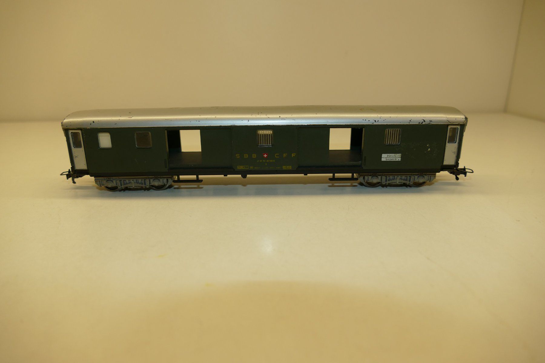 Fleischmann Modellini di ferrovie: Fleischmann H0: SBB Gepäckwagen Typ D – Usato da Niederhasli venduto da rail-duerst 1