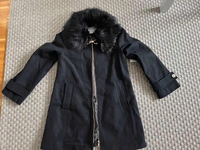 Mäntel: Schwarzer Wintermantel Chiara Forthi, Grösse 36, Neu! – Neu und originalverpackt aus Gossau Sg von olles
