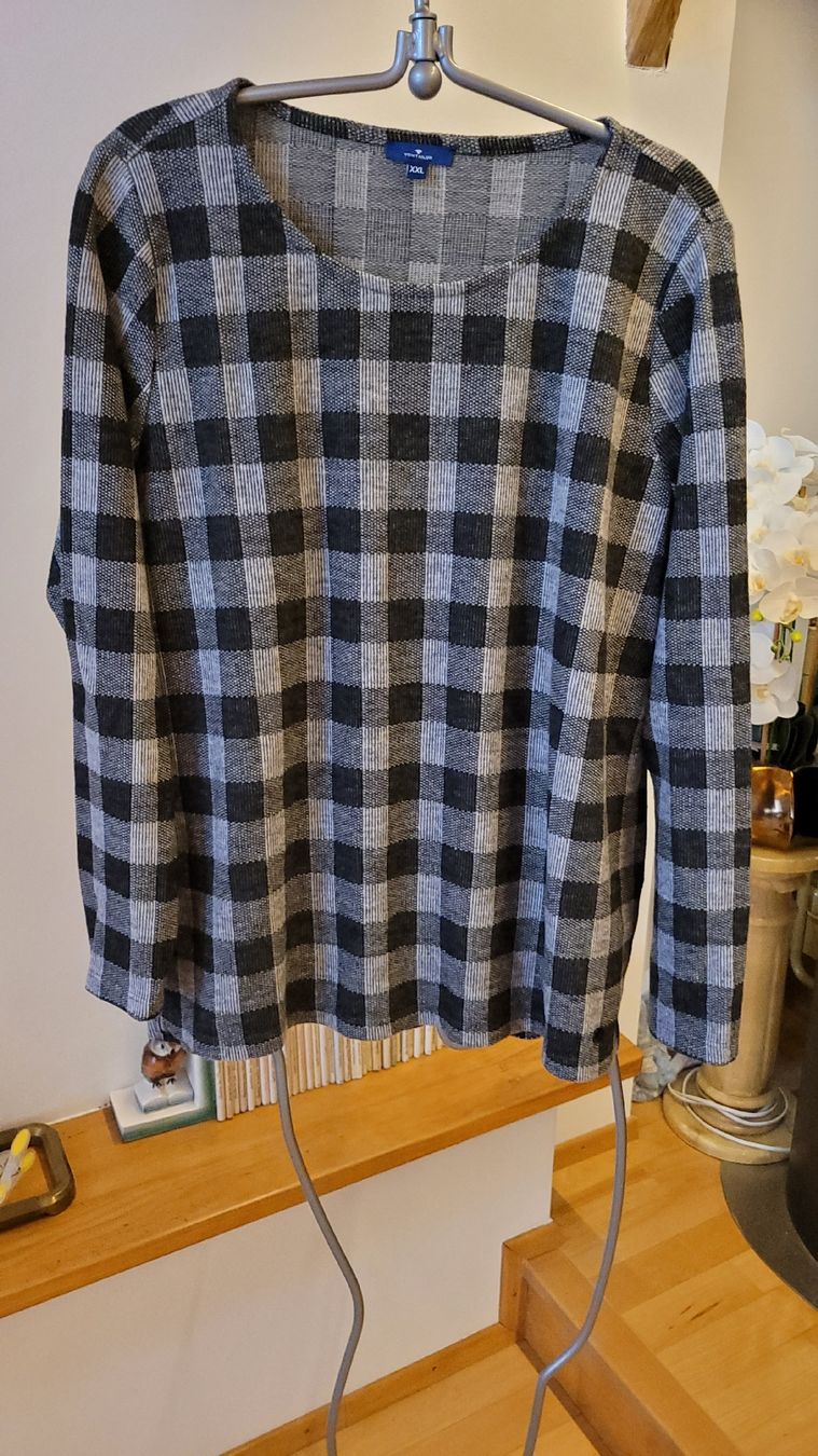 Tom Tailor Pullover & Sweatshirts: Tom Tailor Winterpullover kariert grau schwarz L / XL – Gebraucht aus Horgenberg von Klatschmohnmaria