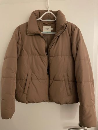 Pufferjacke in Beige