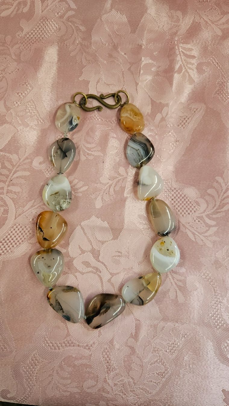 Ketten: Collana girocollo in pietre – Gebraucht aus Melano von H-Sara