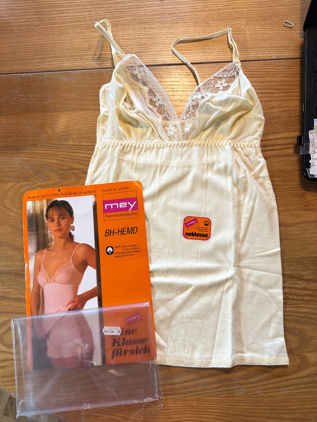 Tops: Top – Neu und originalverpackt aus Balsthal von dasesaro