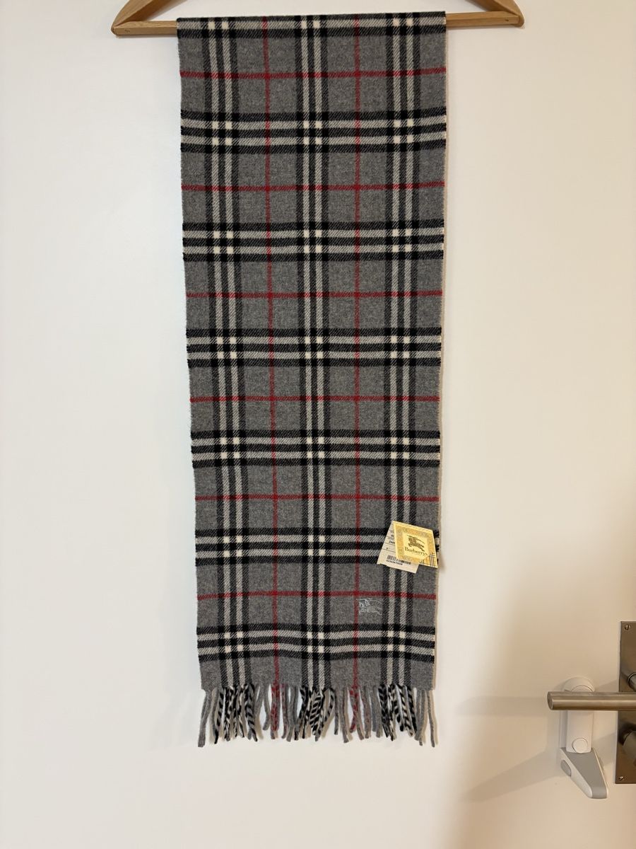 Burberry Foulards, Tücher & Schals: Burberry Schal – Neu (gemäss Beschreibung) aus Rotkreuz von Vintage_lover1 2