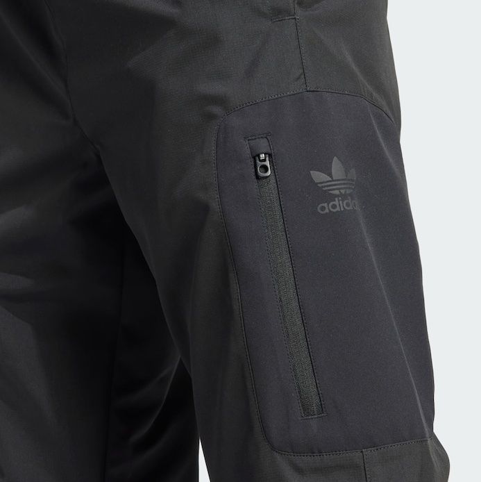 Adidas Pantaloni: ADIDAS Cargo Hosen Gr. L – Nuovo e nell'imballaggio originale da Mülenen venduto da CreativeSolutions 1