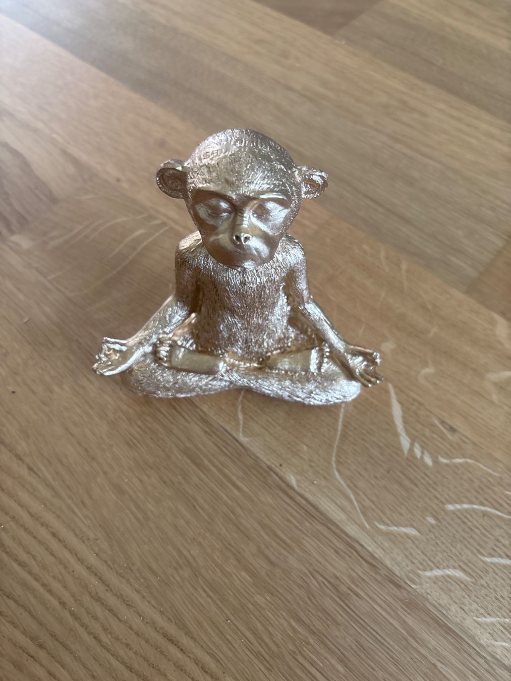 Figurines: Deko Buddha-Affe sitzend Goldfarben – D'occasion à Möhlin par dav_xtc2